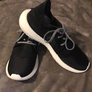 Adidas Tubular Defiant shoes 7.5